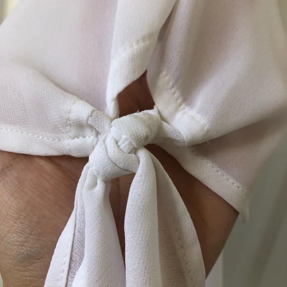 Guess white top - Picture 4 of 6